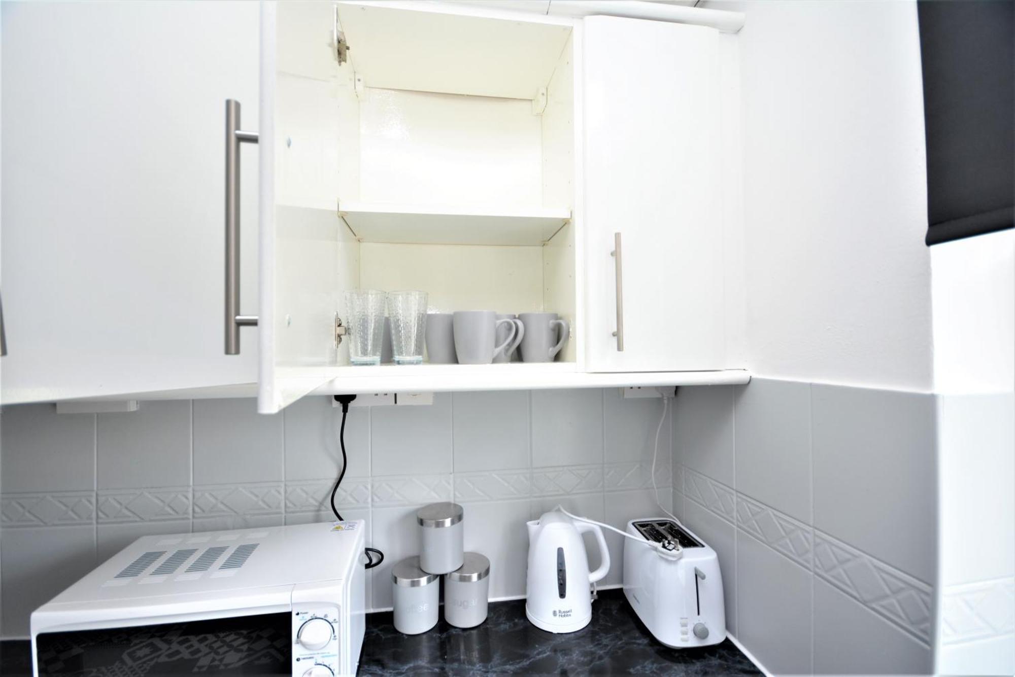 Lovely 2 Bedroom Condo In Greater 런던 외부 사진