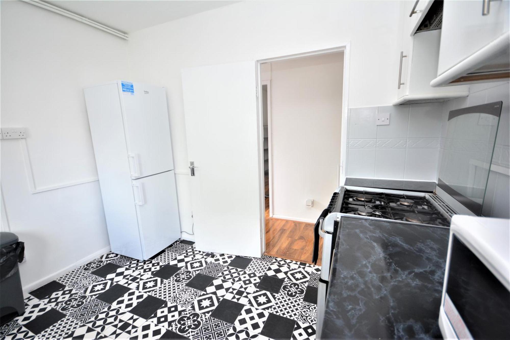 Lovely 2 Bedroom Condo In Greater 런던 외부 사진